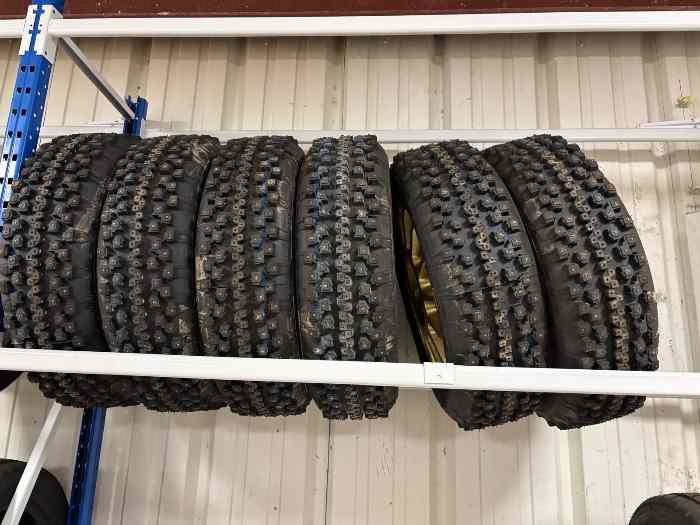 Vends jantes subaru STI / pneus neiges neuf 1