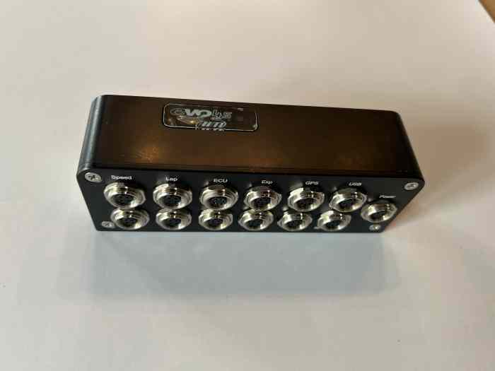 AIM EVO4S datalogger 1