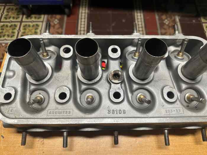 Culasse R8 Gordini R 1135 2