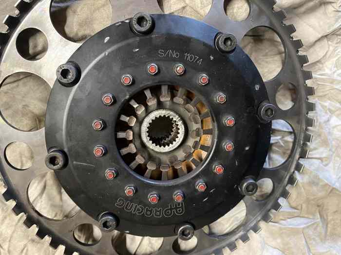 Volant moteur + embrayage complet Ø140 2