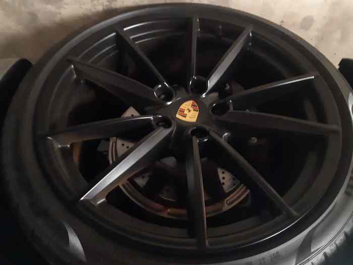 4 ROUES ETE PORSCHE 911 MODELE 992 CAR...