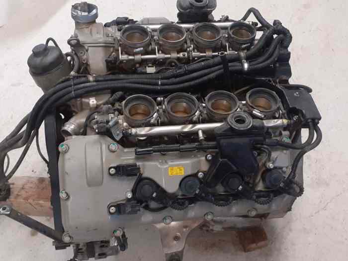 vends moteur V8 BMW M3 1