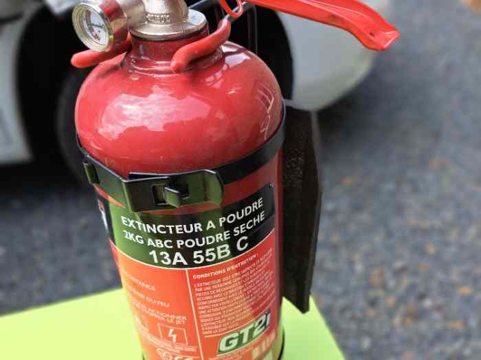 EXTINCTEUR MANUEL 2KG