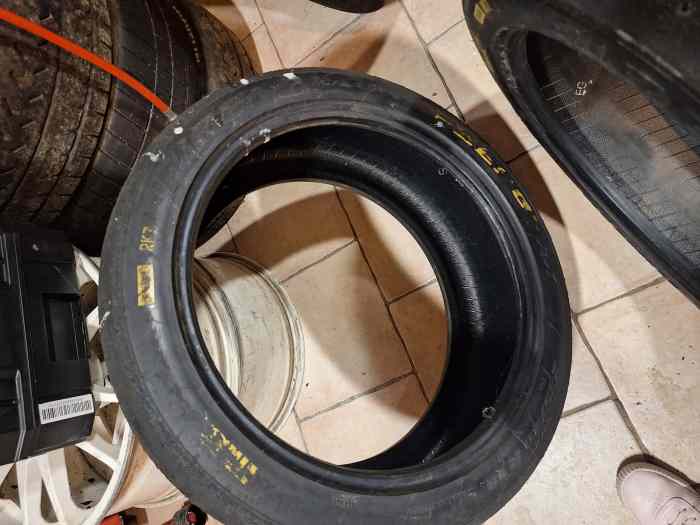 Pneu pirelli 2