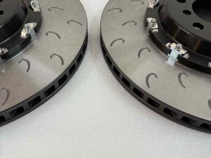 Propose Disques de freins sur bols et kit complet freinage sur mesures pour voitures toutes marques. 2