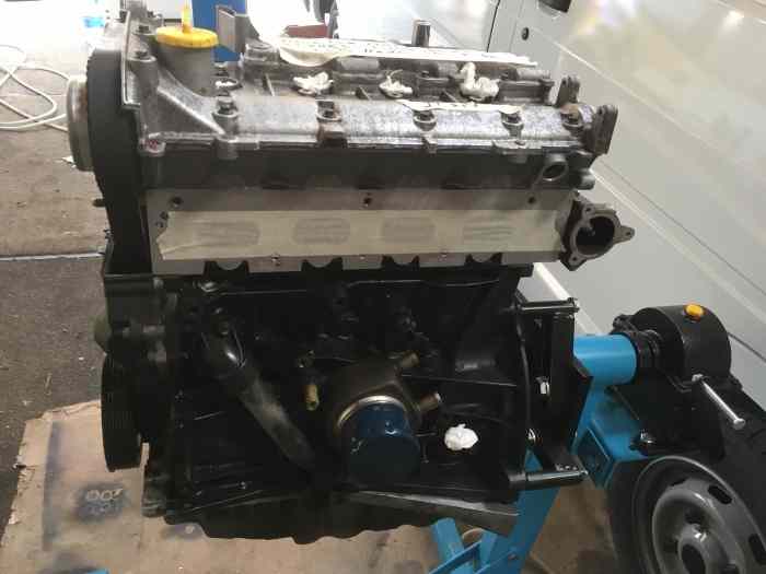 F4R 832 moteur 2
