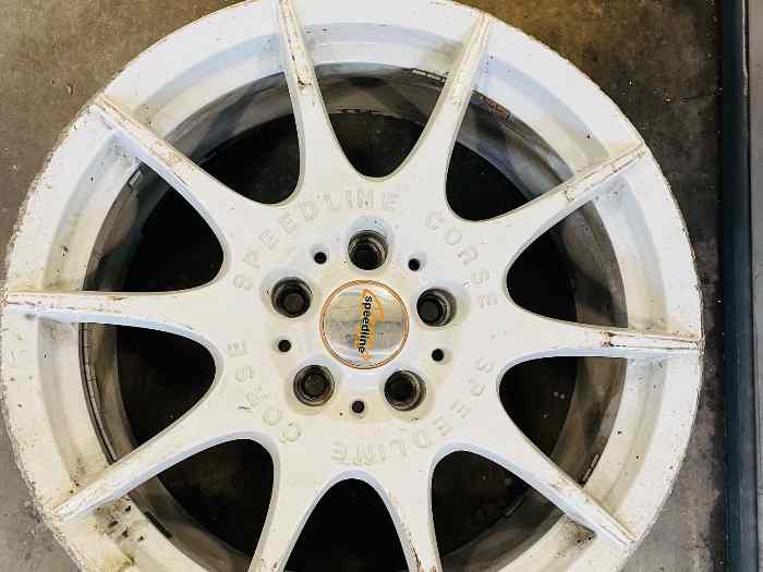 Vends jantes mitsubishi 8/18