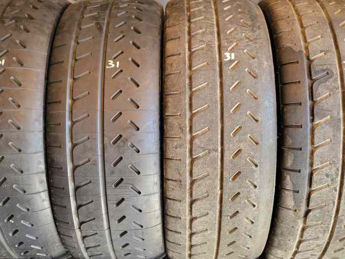 4 Pneus Michelin en 16 R31 neuf