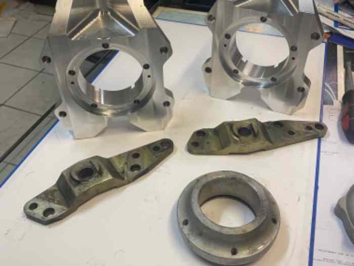 Pivots Ford cosworth 1