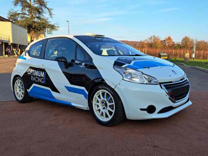 Location Peugeot 208 R2 1