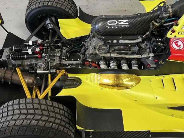 Formula Renault 2000cc Tatuus 2009 plus spare parts 3
