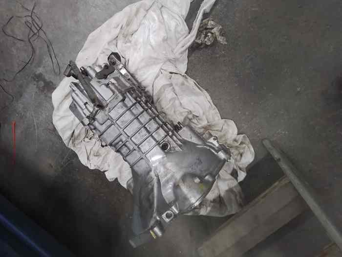 Boite 5 vitesses getrag BMW moteur M10 2002 / E21 / E30 3