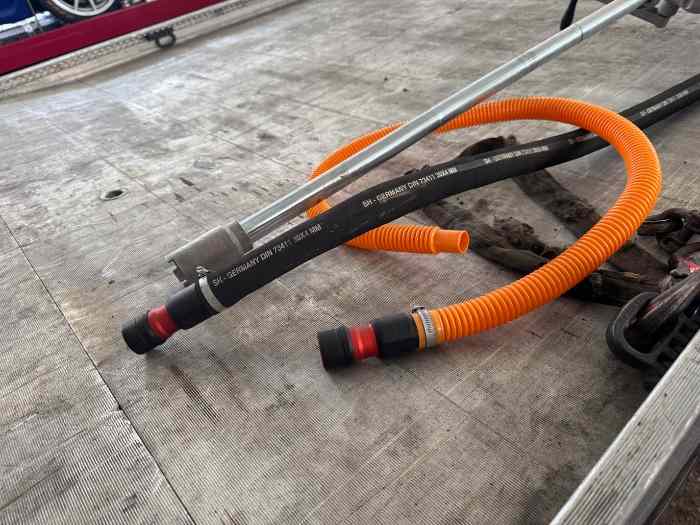 Pompe à essence rotative avec raccord 1
