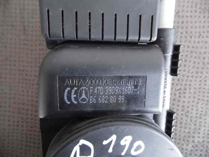 ANTENNE AUTOMATIQUE B66828099 MERCEDES W201 / W124 / R107 / W140 / R129 4