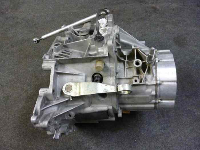boite de vitesse BE3/6 crabots SADEV Vends boite BE3/6 crabot SADEV reviser avec autobloquant 0