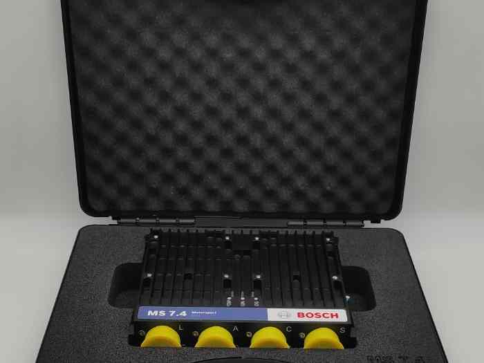Bosch Motorsport Bundle - ECU MS 7.4 + DDU10 Display - High Performance 4