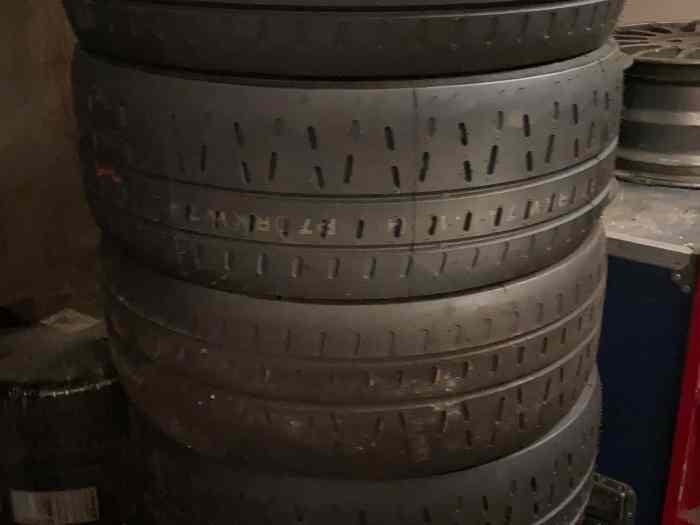 Lot de 4 Pneus neufs Pirelli RKW7A 17 ...