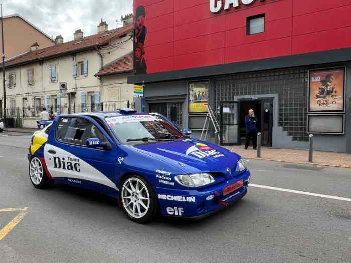 Renault Megane F2000 5