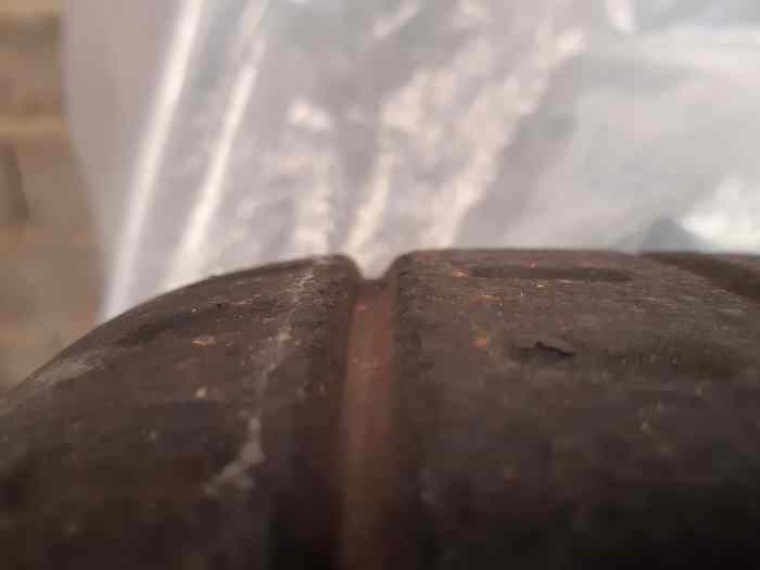 Vends ou échange 5 pneus Pirelli ra5 195/50r16 3
