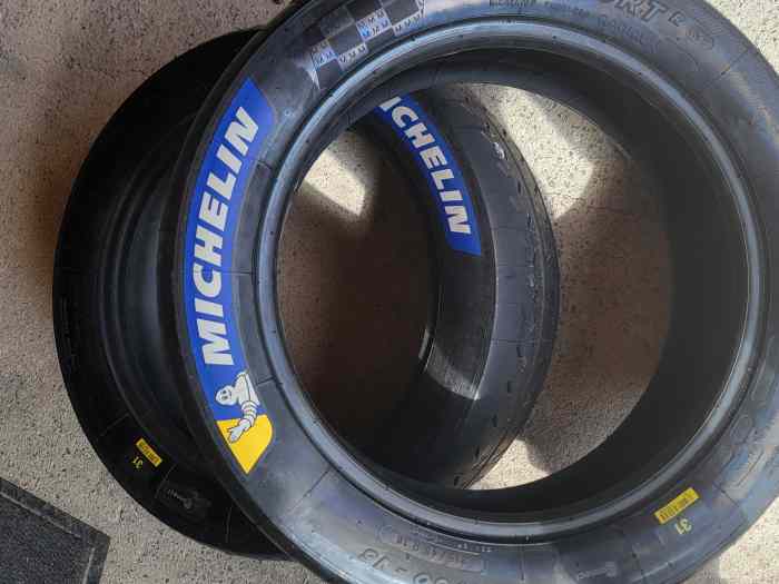 4 Pneus Michelin en 16 R31 neuf 1