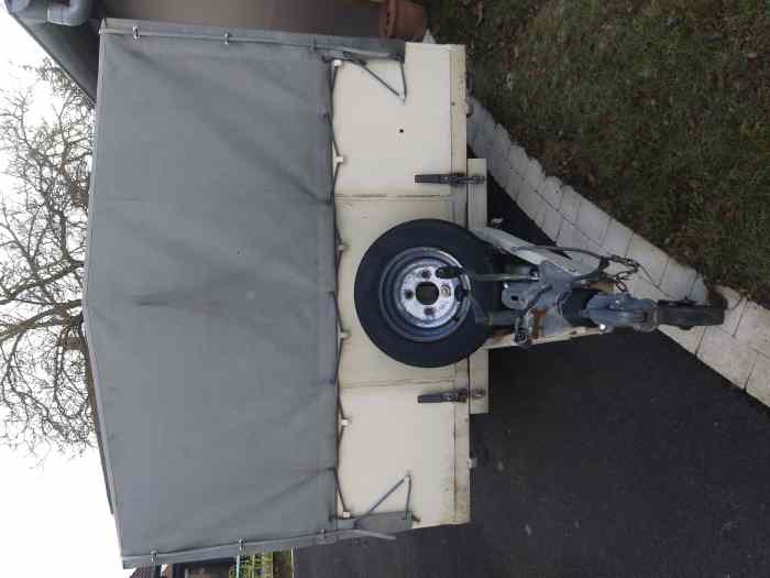 remorque porte voiture fermée basculante 1