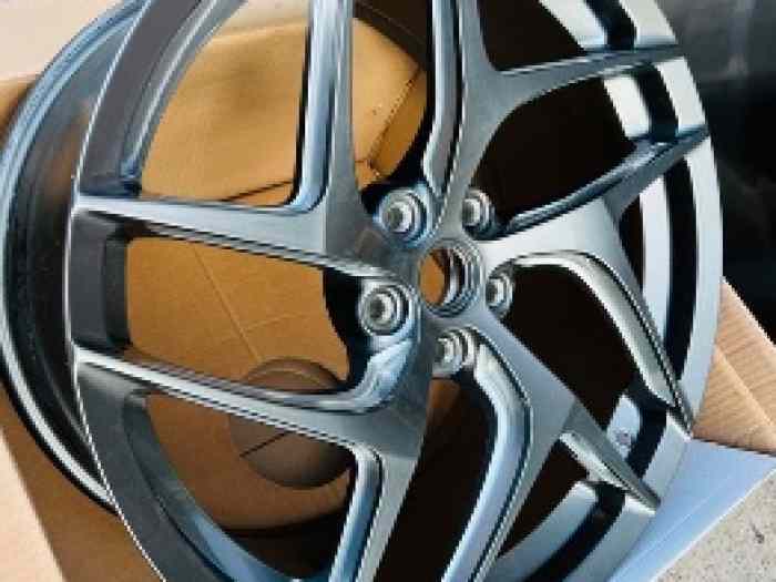 Jeu de jantes 812 SUPERFAST pour Ferrari 12 cylindres 2