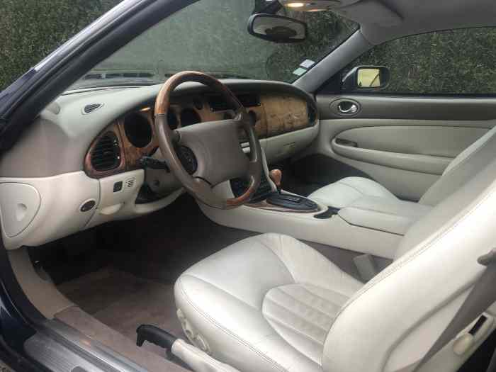 JAGUAR XKR COUPE 4.0 annee 2000 2