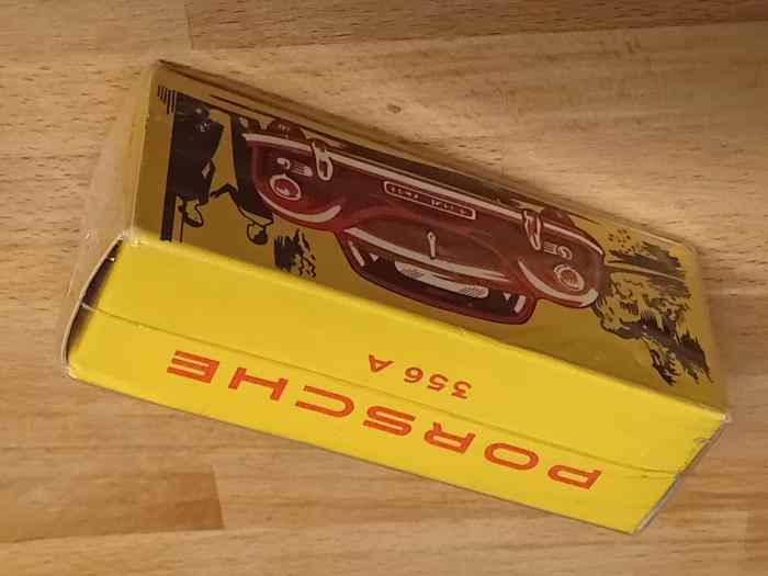 MAQUETTE PORSCHE 356 TOUTE EMBALLEE 3