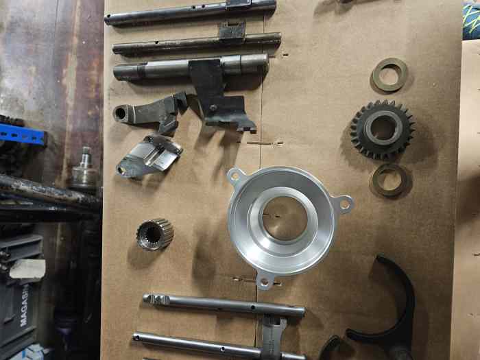 Vends lots ou au détail pièces boite sdta 6 crabot sadev 1