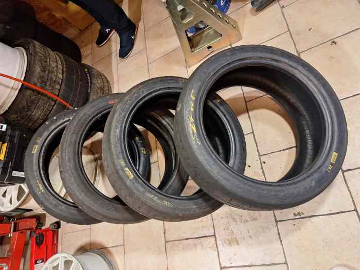 Pneu pirelli