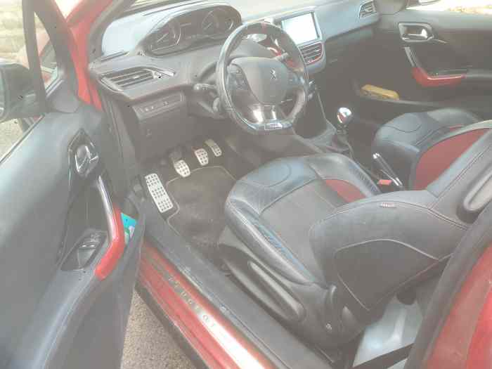 Peugeot 208 gti phase 1 2