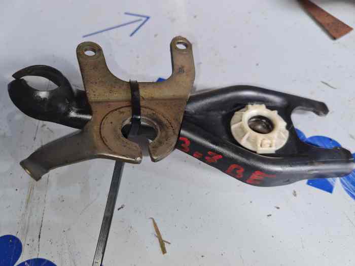 Fourchette embrayage à câble BE