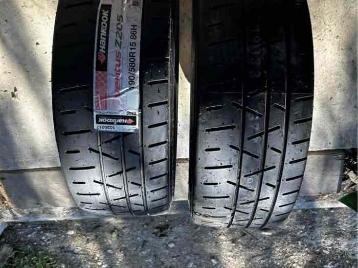 2 pneus hankook T52 en 15