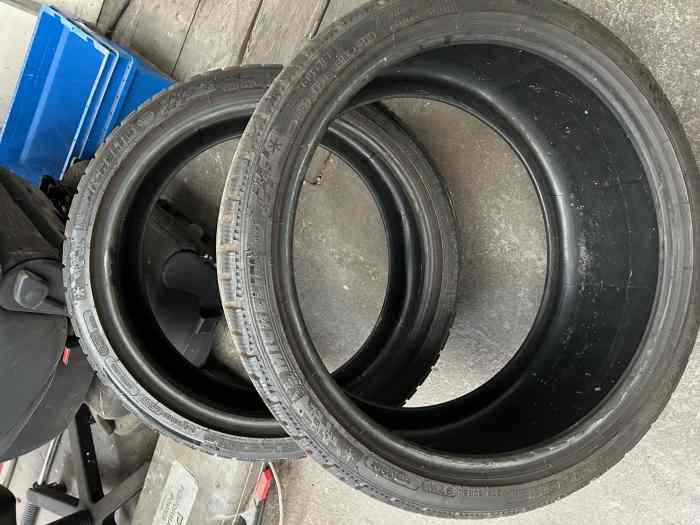 PNEUS NEIGE 2 245/35/R20 95 W & 2 275/30/R20 97W RUN FLAT avec étoile neige 1