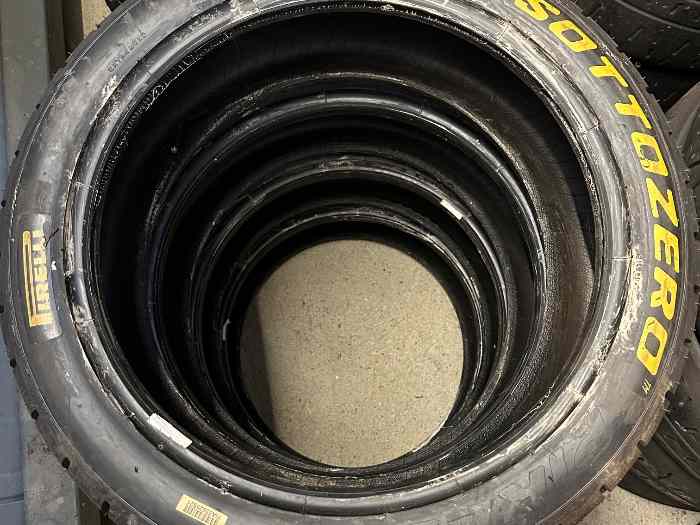 PNEUS CLOUTÉ PIRELLI 18 POUCES