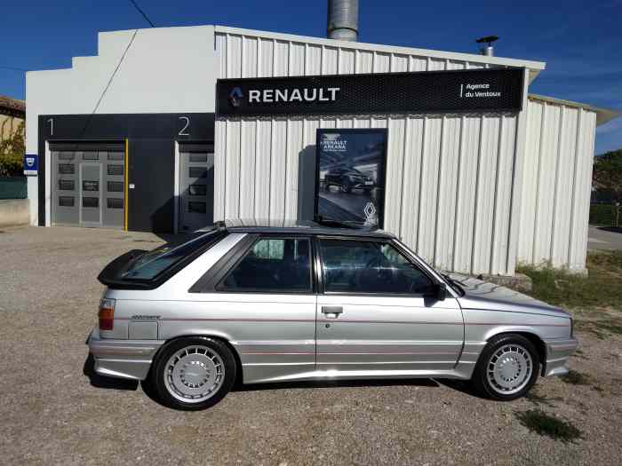 Renault 11 turbo zender