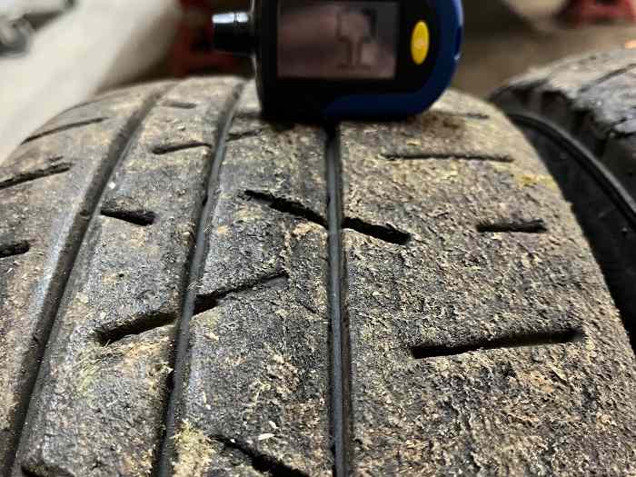 Lot pneus rallye 7 Pirelli, 2hankook 14 2