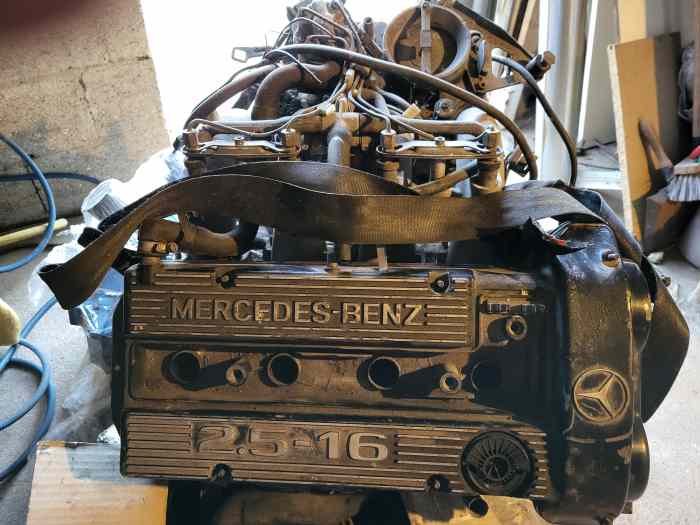 MOTEUR MERCEDES 190 2.5 16S COSWORTH 1