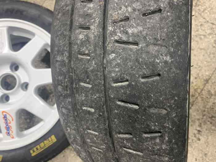 Pneu pirelli RK7 15 pouces 1