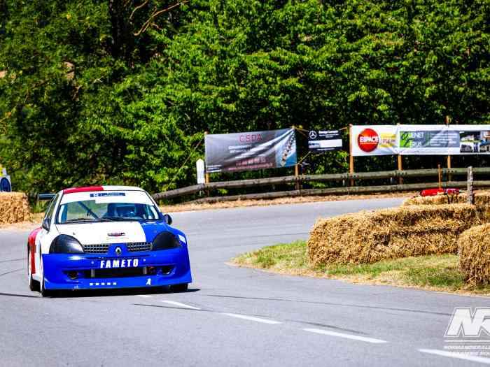CLIO 2 F2000 Maxi 1