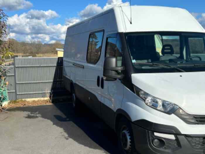 Fourgon Iveco 1