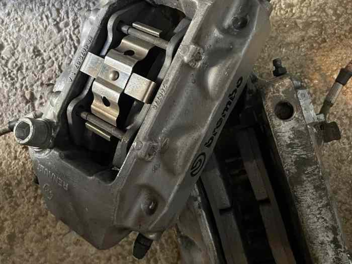 ETRIER BREMBO CLIO