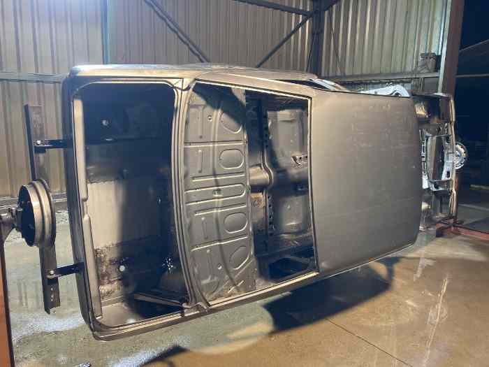 LOT DE 2 CAISSES OPEL MANTA.
