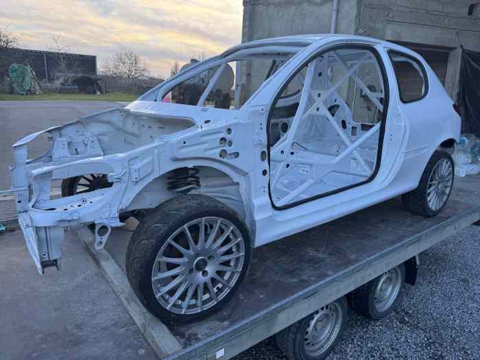 Caisse 206 arceautée sur roues avec ou...