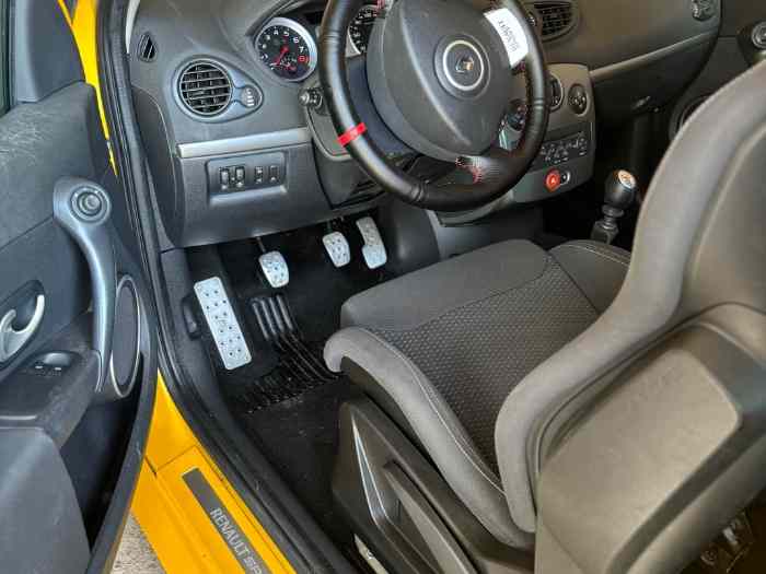 Clio 3rs f1 team 2