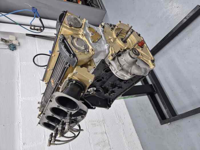 Moteur M12.7 2L Injection électronique...