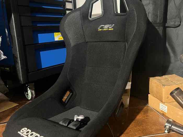 Sabelt Tauros + Sparco Rev GRP Light + Harnais Sparco 1