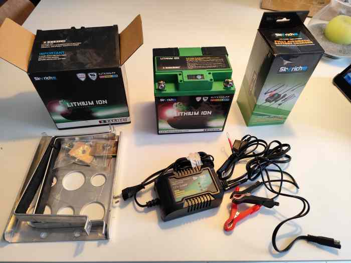 batterie 12V 96Wh 480 A lithium Skyrich 0