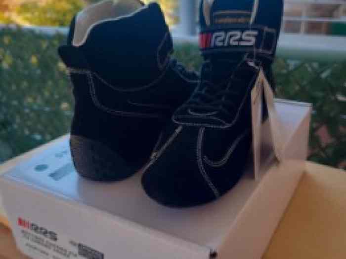 Bottines de rallye homologuées FIA 3