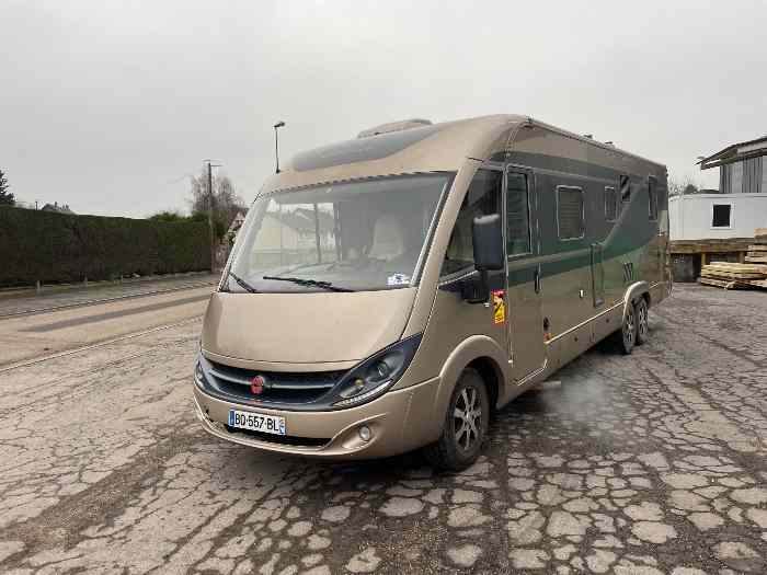 Camping car 3 essieux Bürstner 9 mètres 0